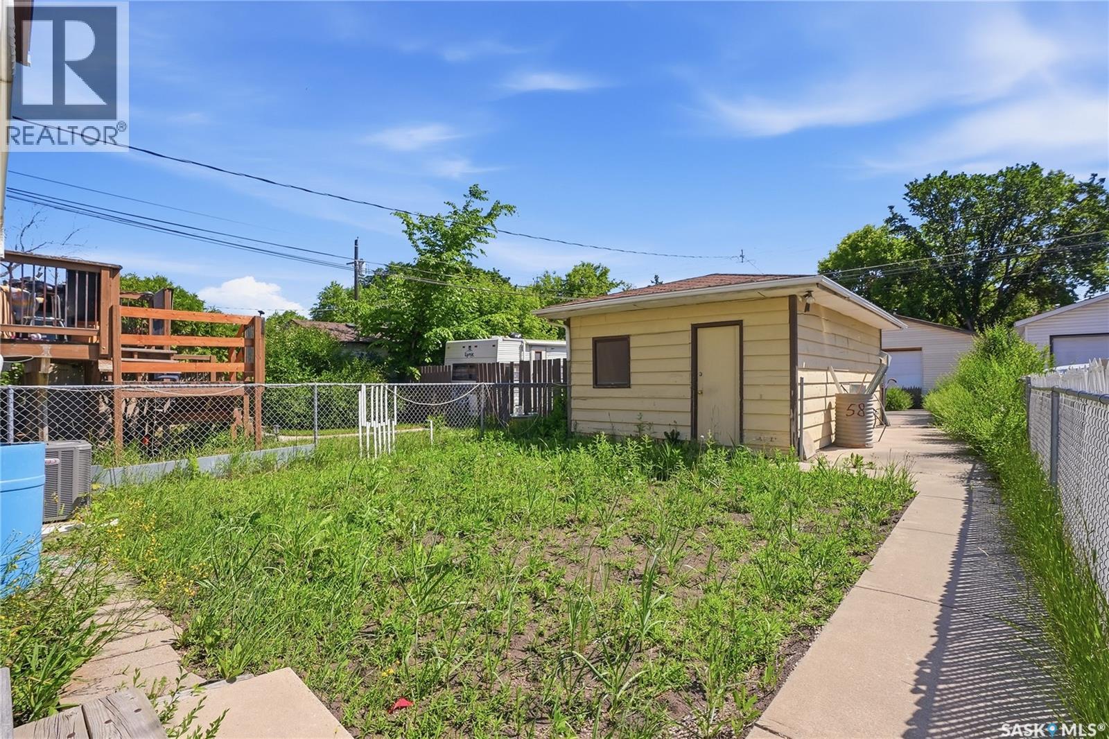 724 M AVENUE S - 33