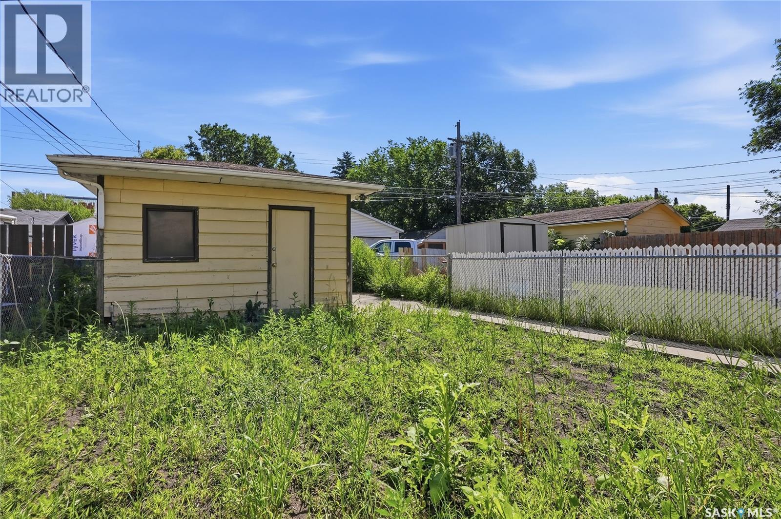 724 M AVENUE S - 34