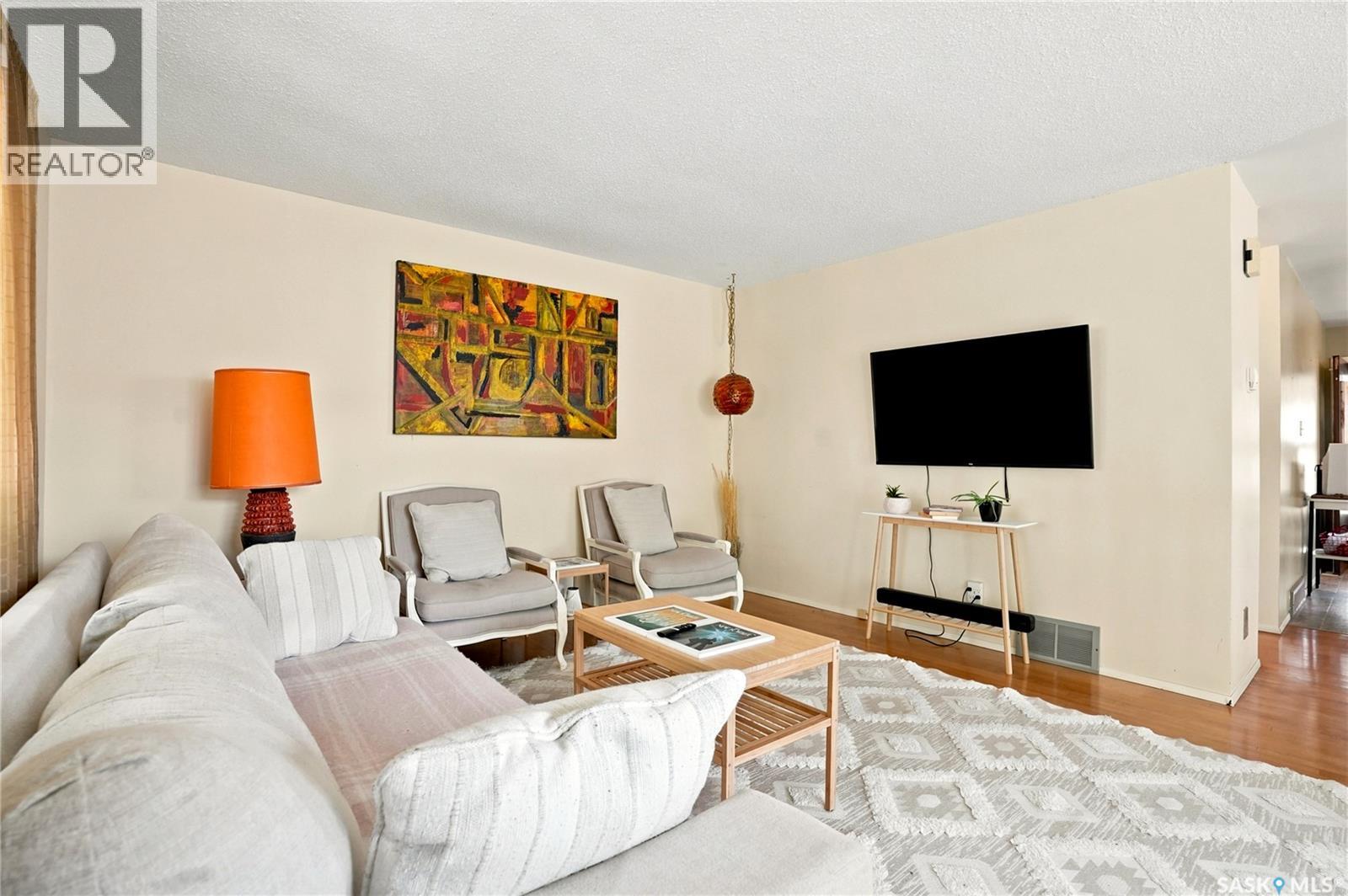 724 M AVENUE S - 8