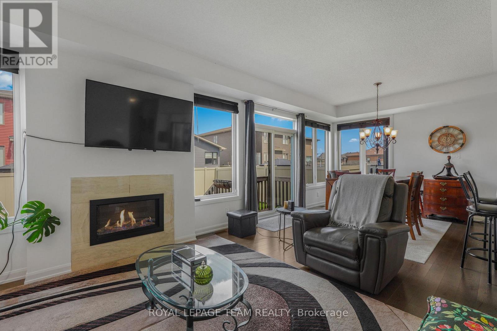 376 STERLING AVENUE - 12