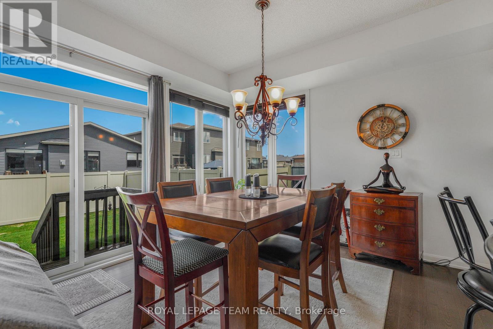 376 STERLING AVENUE - 13