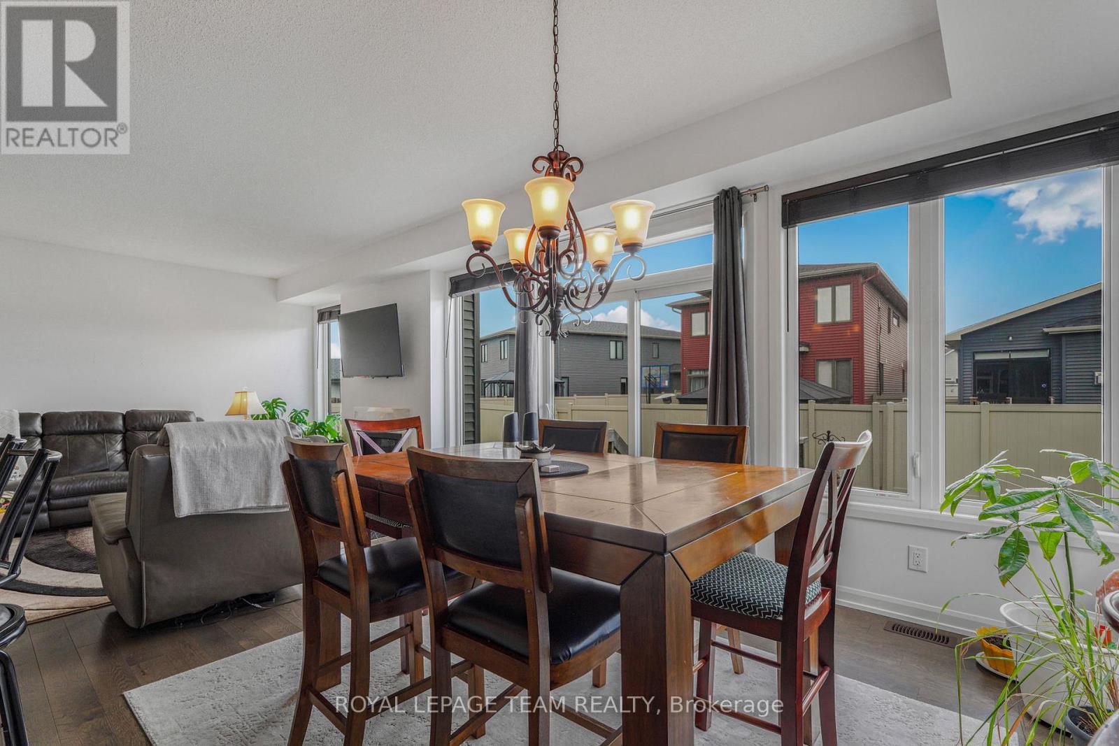 376 STERLING AVENUE - 15