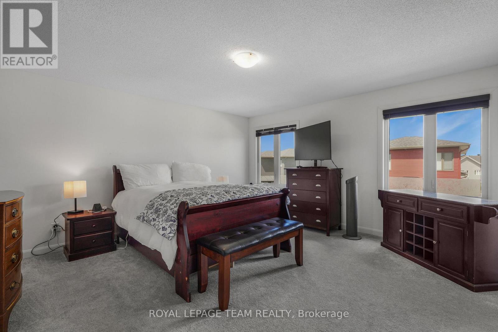 376 STERLING AVENUE - 19