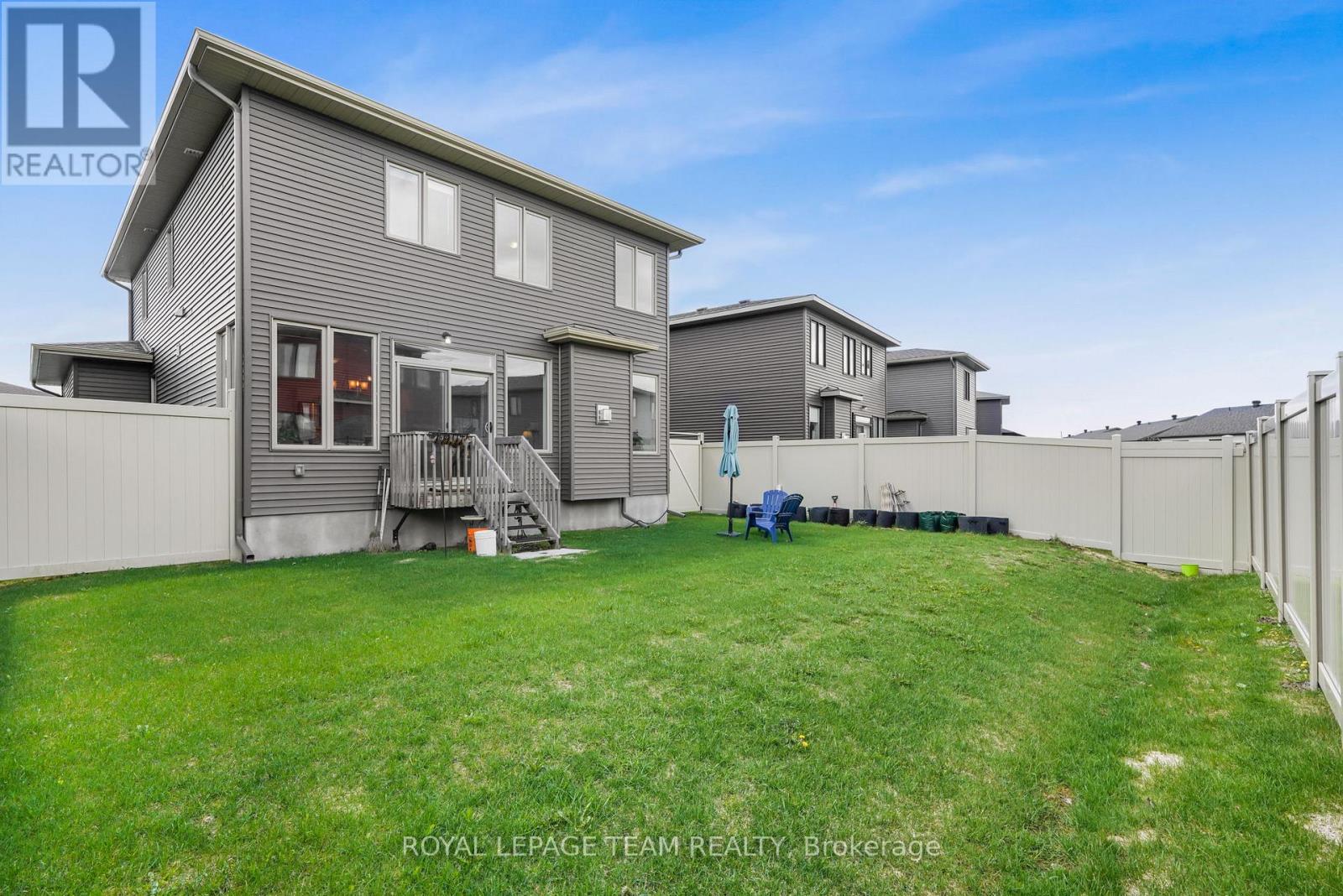 376 STERLING AVENUE - 29