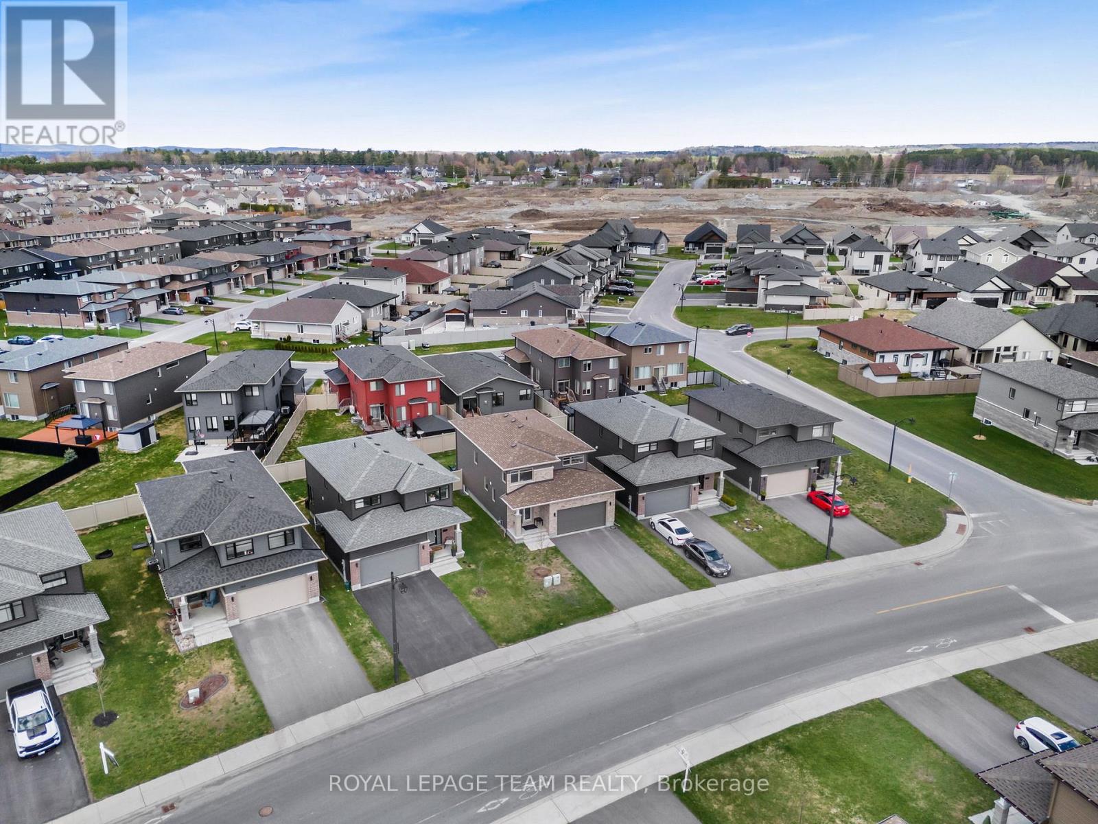 376 STERLING AVENUE - 31