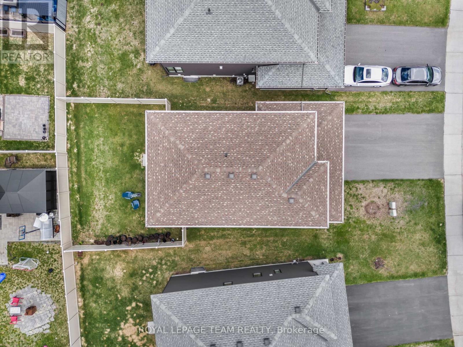 376 STERLING AVENUE - 32