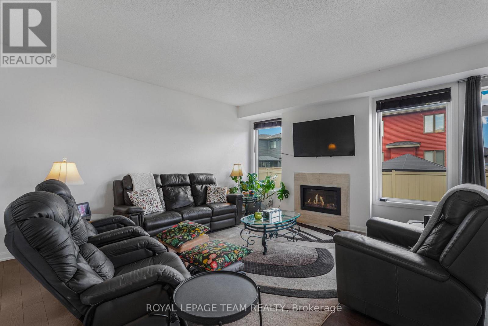 376 STERLING AVENUE - 9