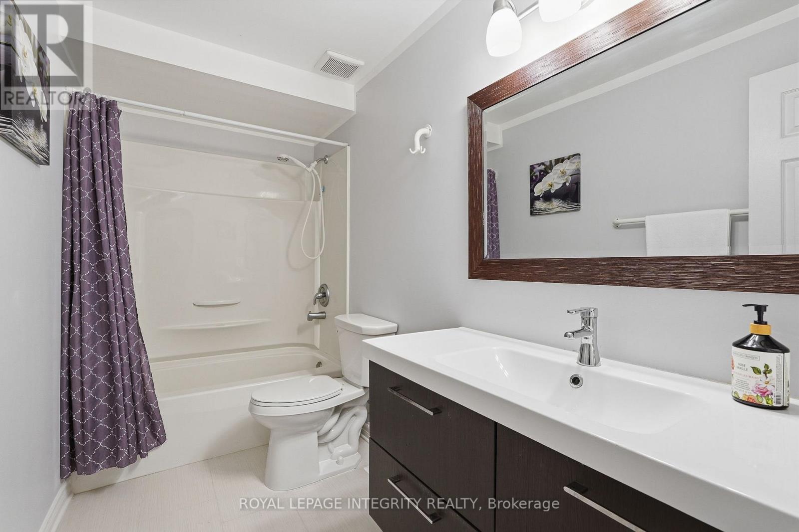 3 Bed, 3 Bath House for Sale in Ottawa – 142 GLADECREST COURT, Ottawa – MLS# X13493884 - Image 21