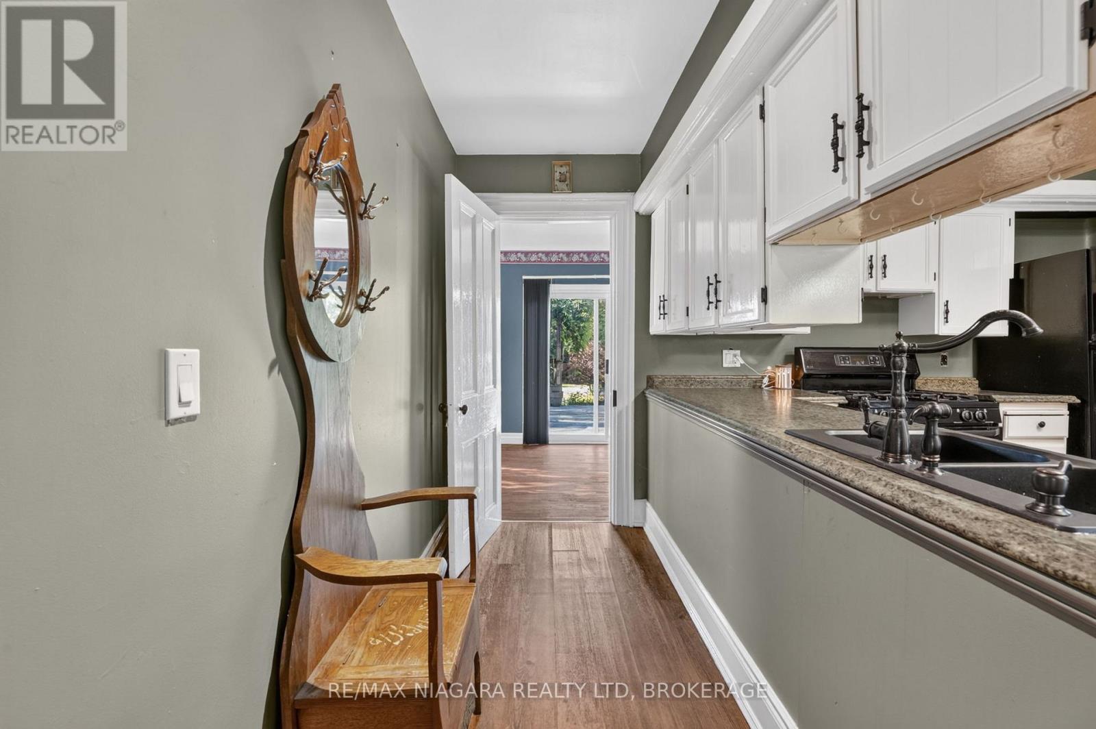 3776 BERTIE STREET - 20