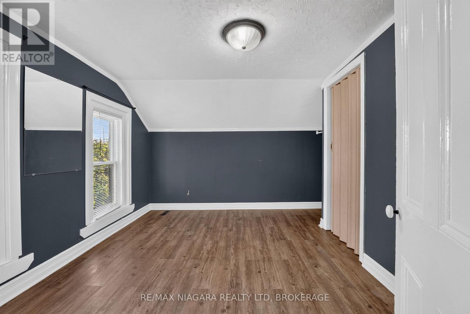 3776 BERTIE STREET - 24