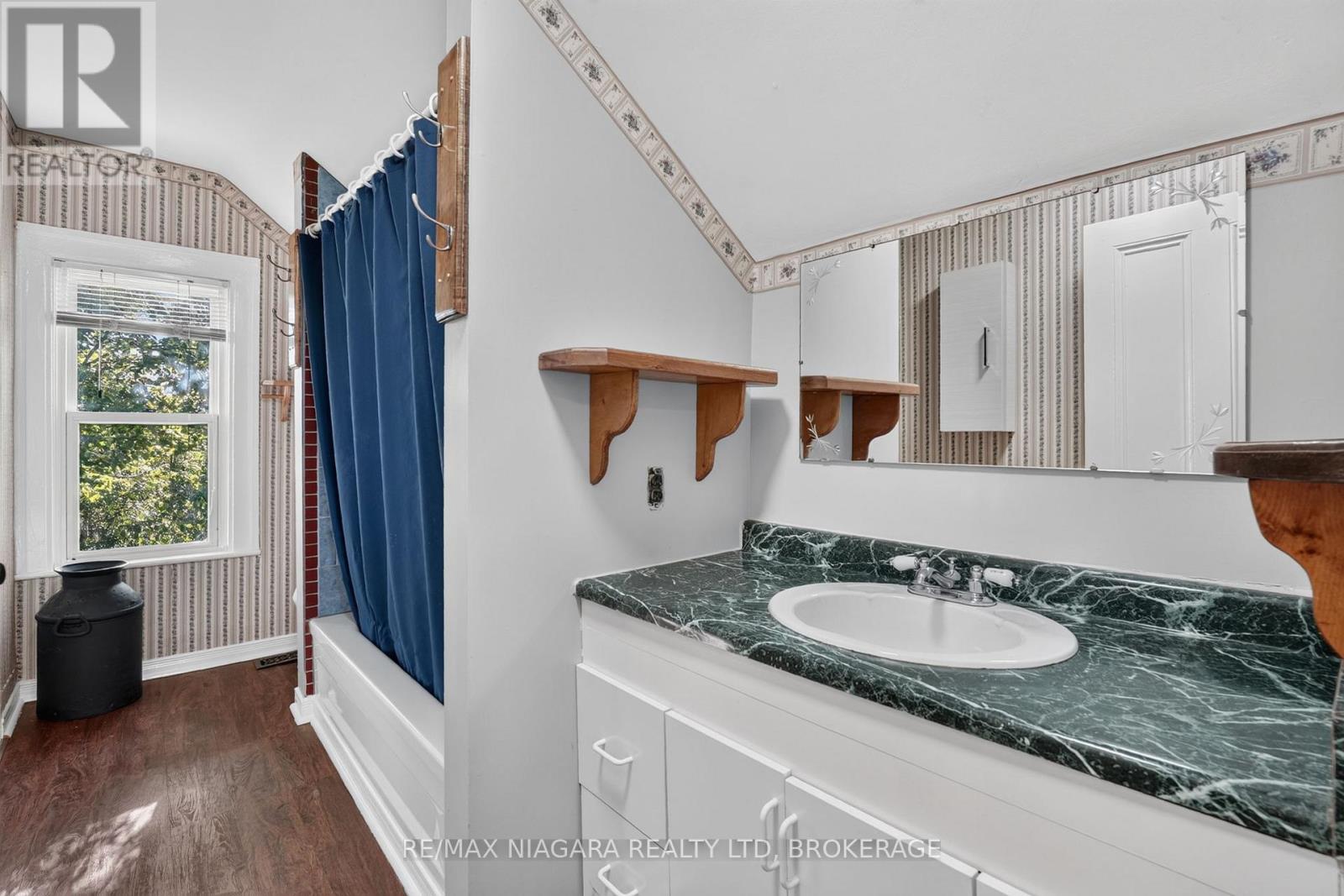 3776 BERTIE STREET - 29