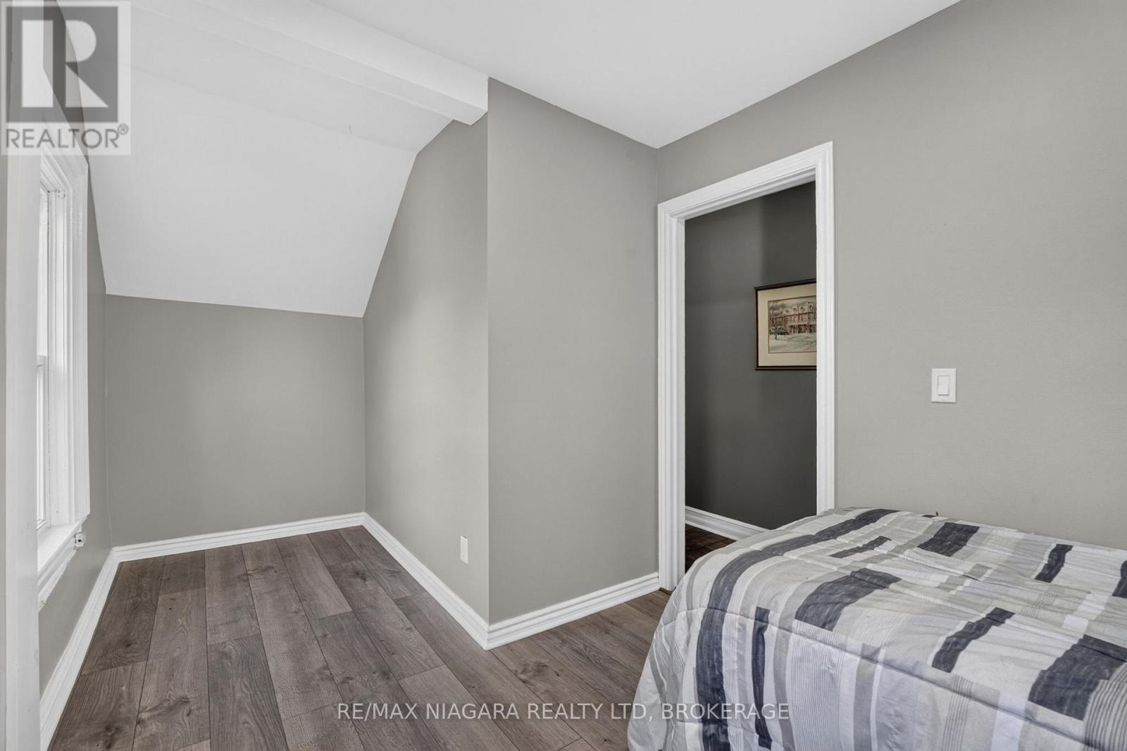 3776 BERTIE STREET - 32