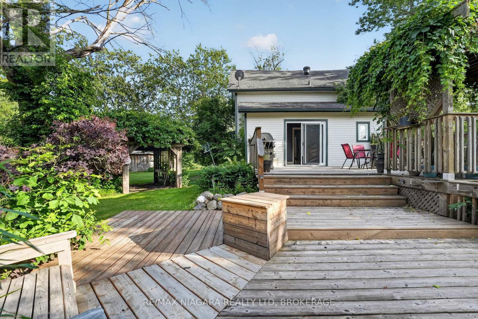 3776 BERTIE STREET - 38