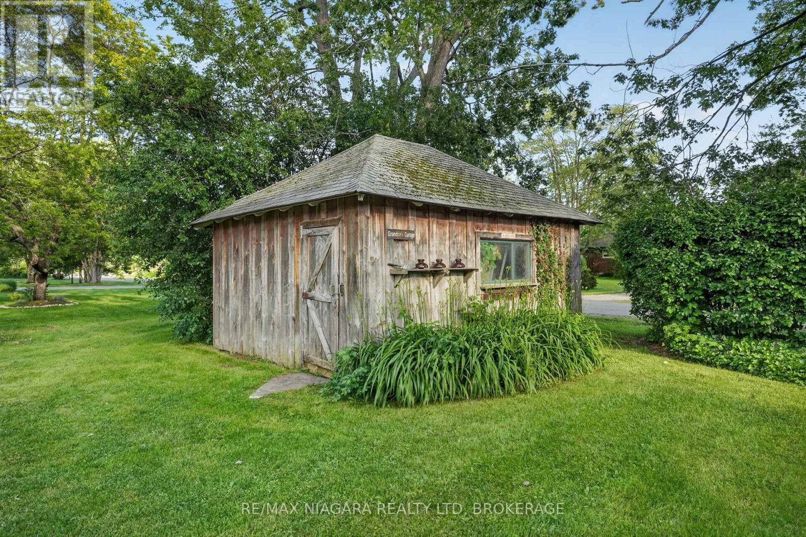 3776 BERTIE STREET - 42