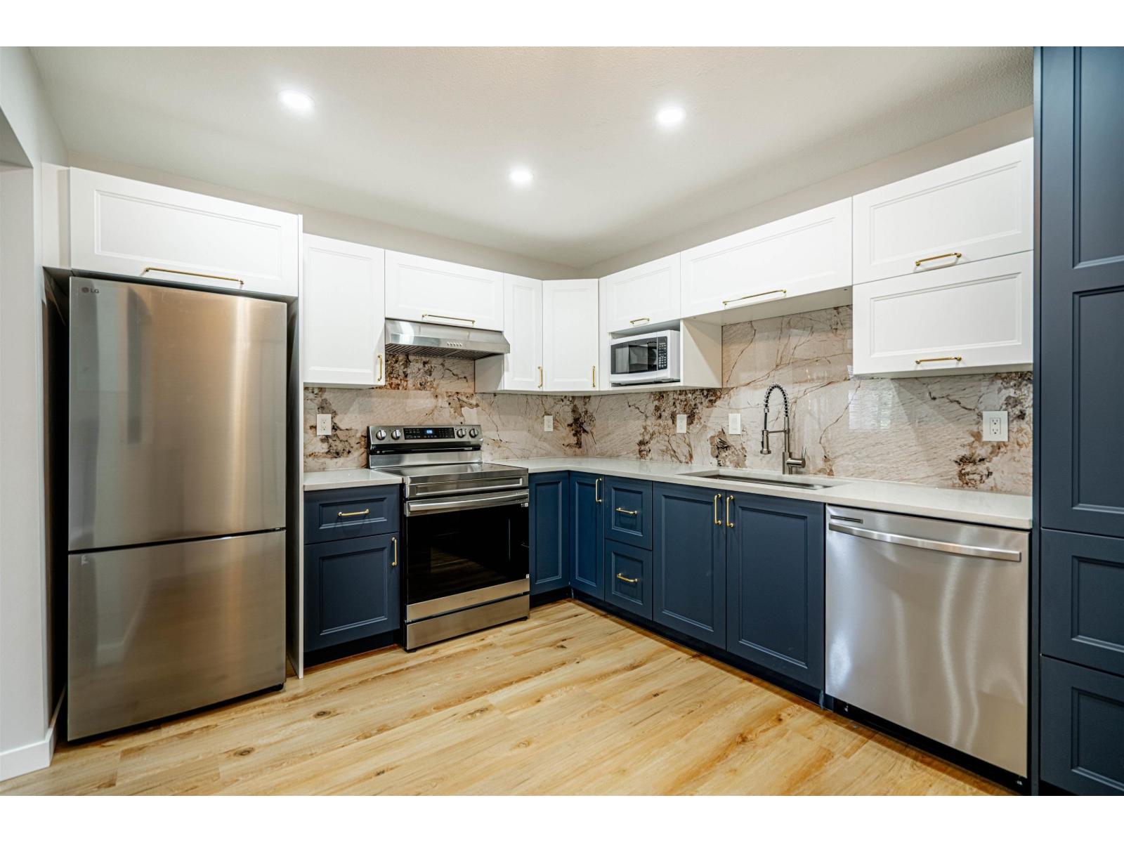 211 1450 MERKLIN STREET — photo 5
