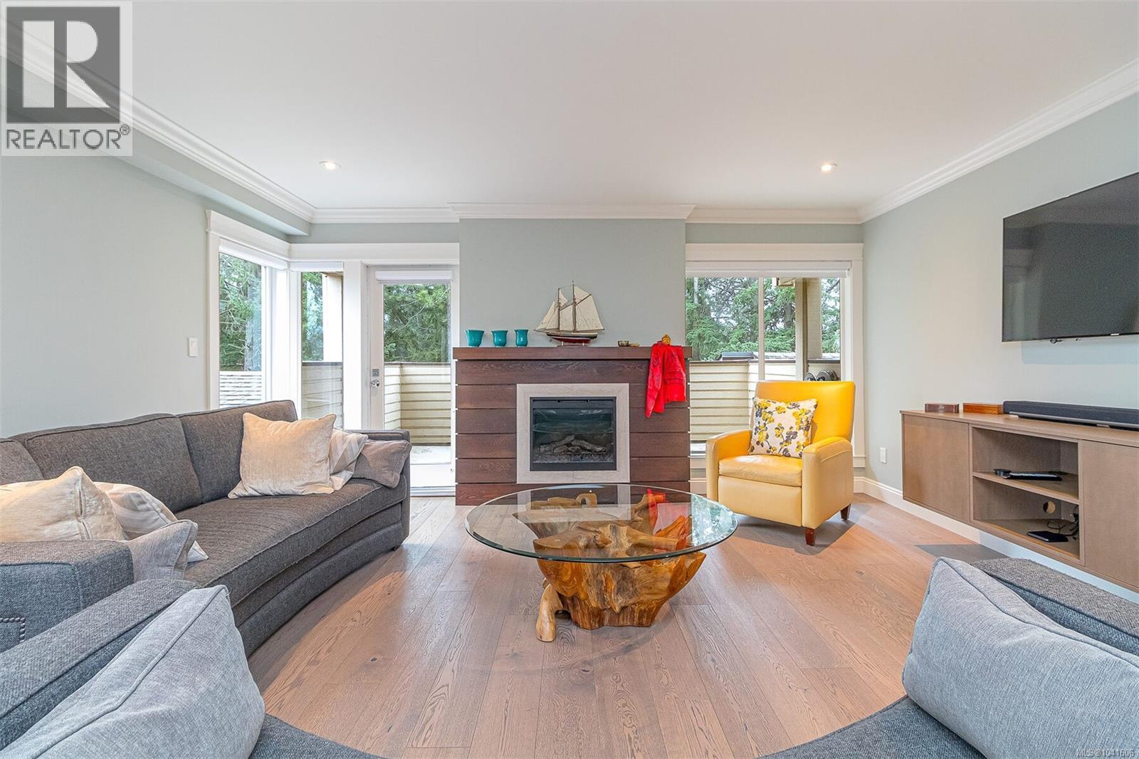 108 2345 Cedar Hill Cross Road, Oak Bay