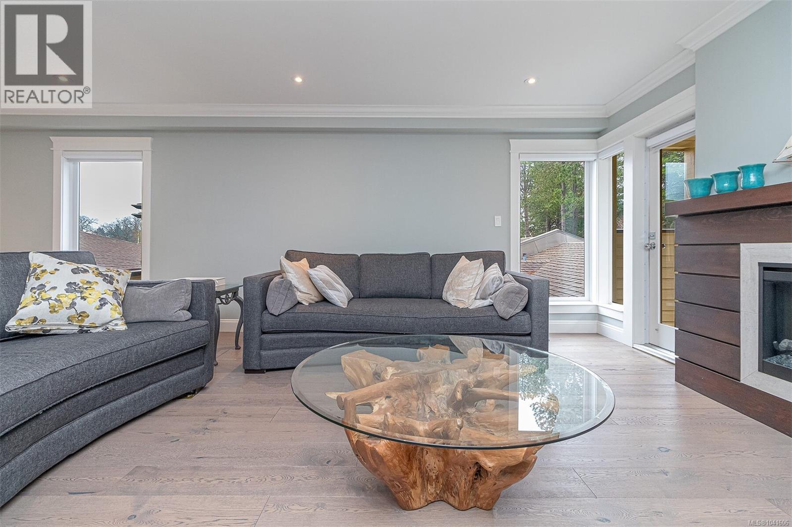 108 2345 Cedar Hill Cross Road, Oak Bay