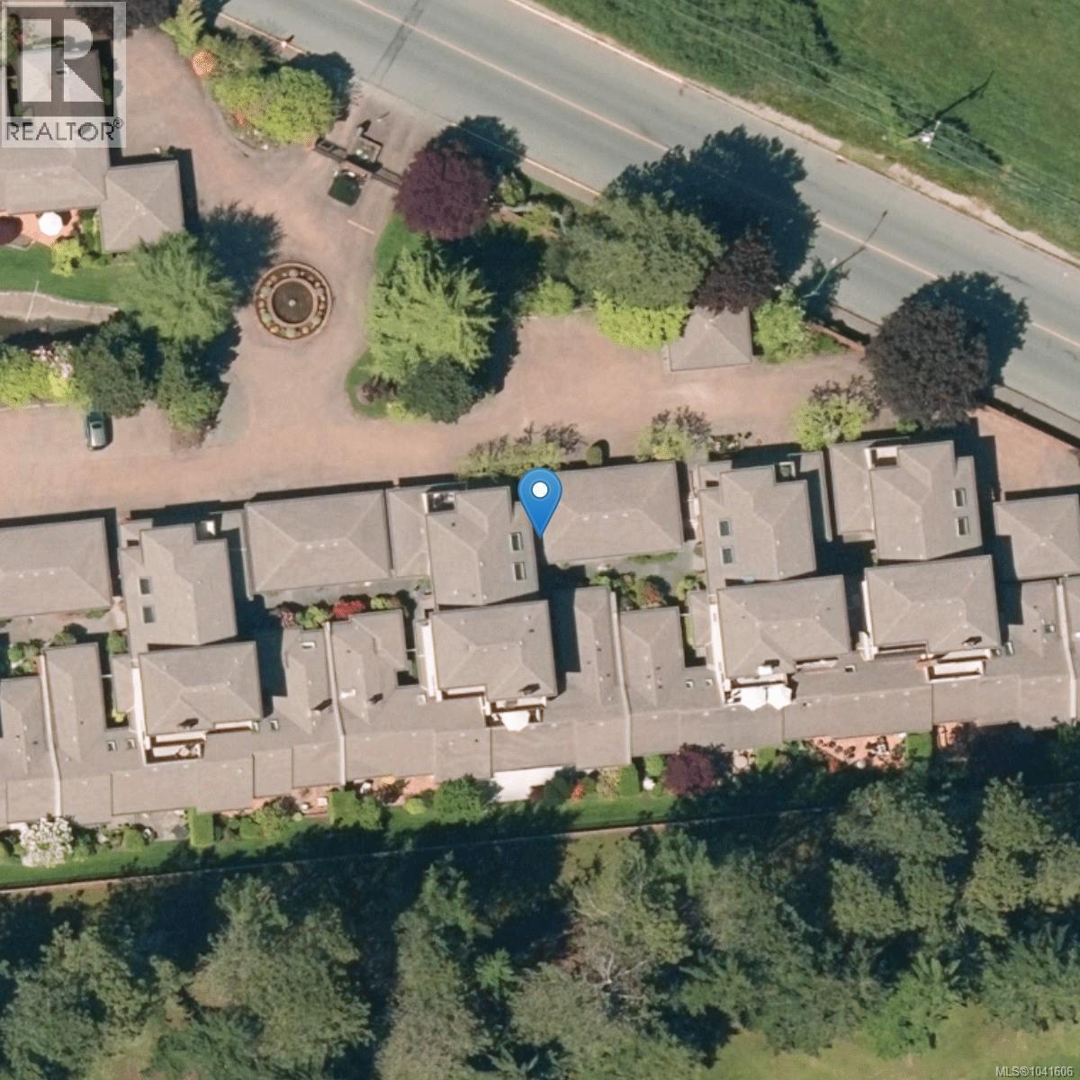 108 2345 Cedar Hill Cross Road, Oak Bay