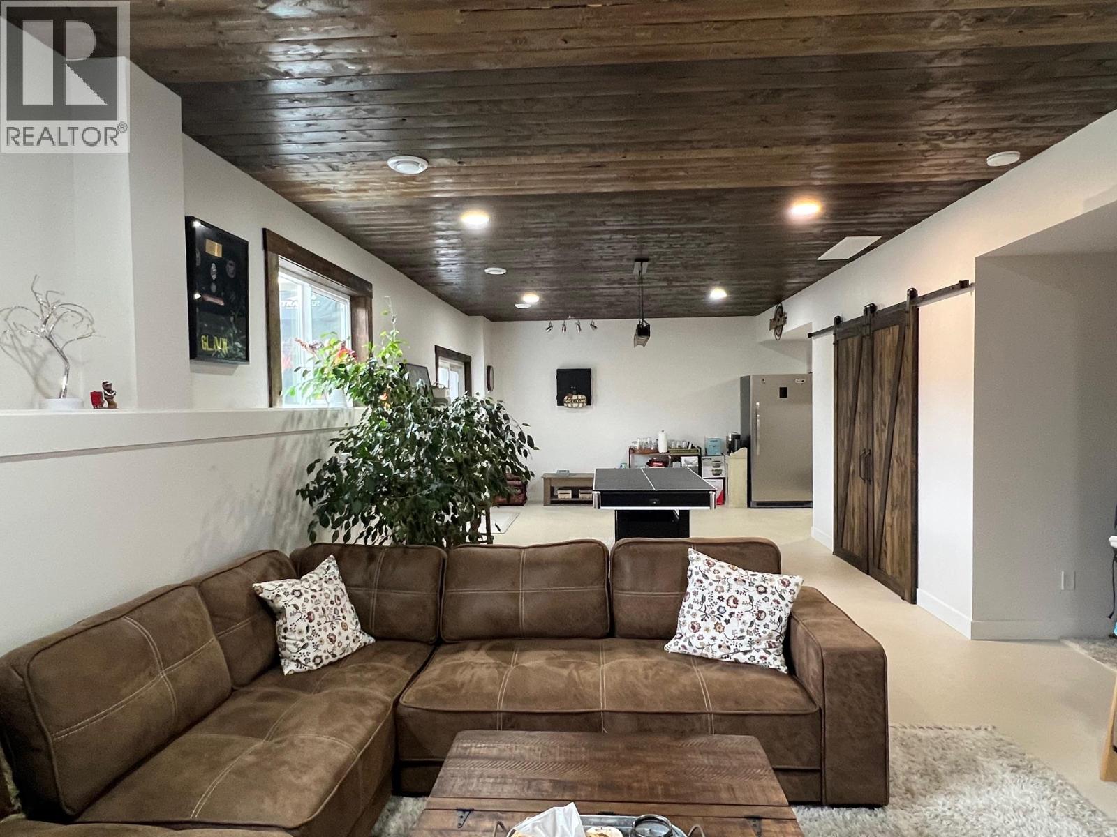 457 4 th Street - 20