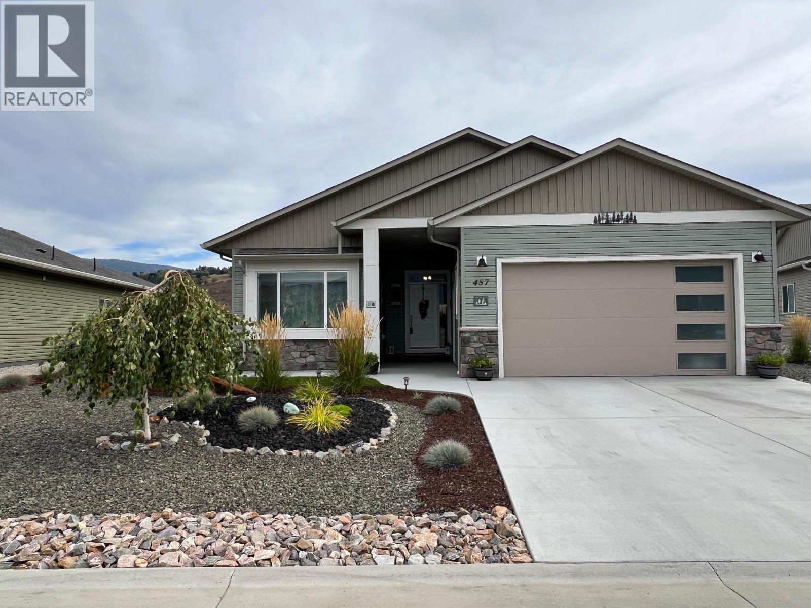 457 4 th Street - 27