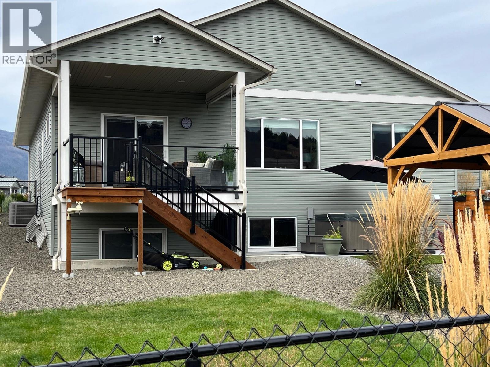 457 4 th Street - 29