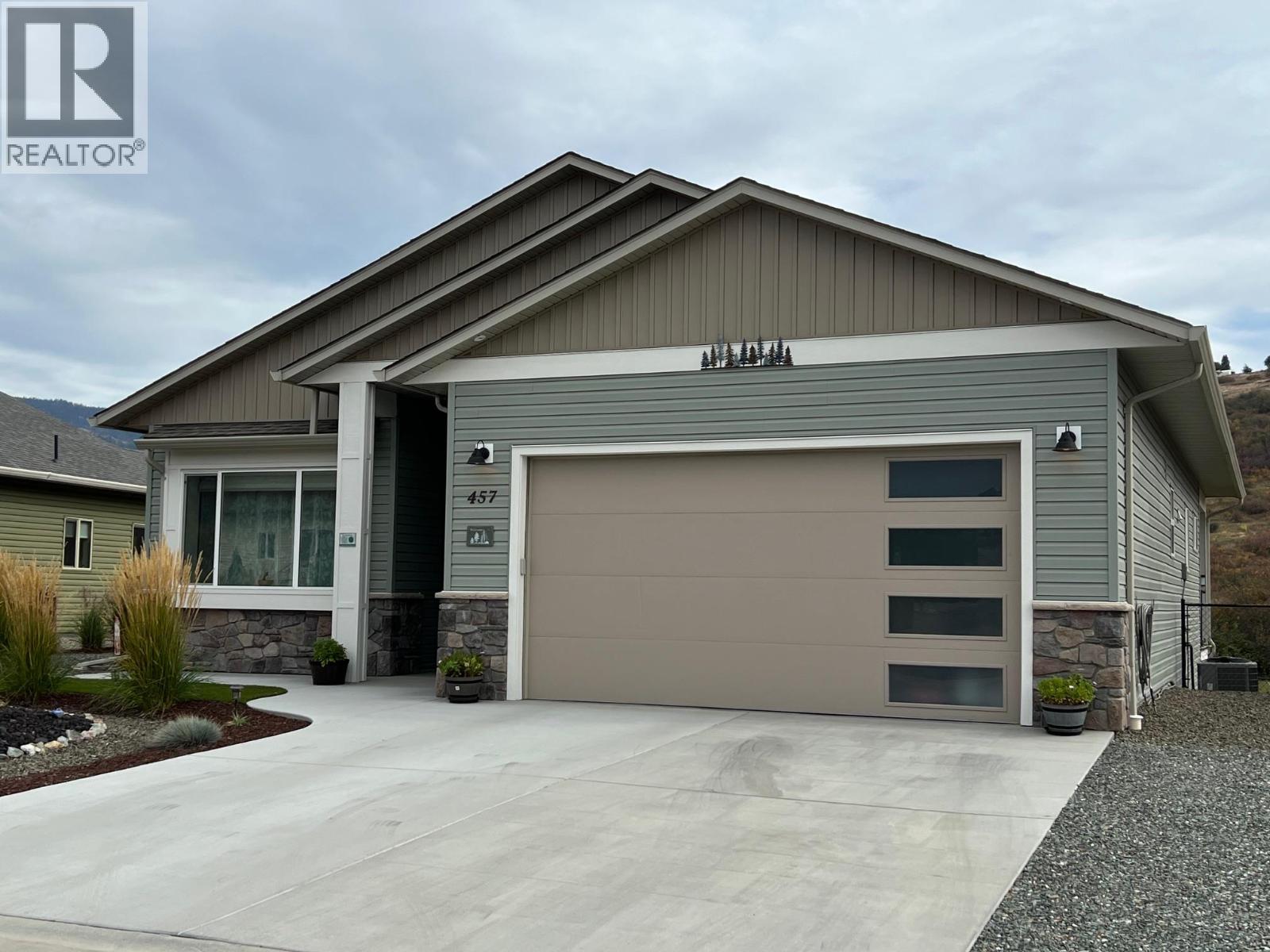 457 4 th Street - 26