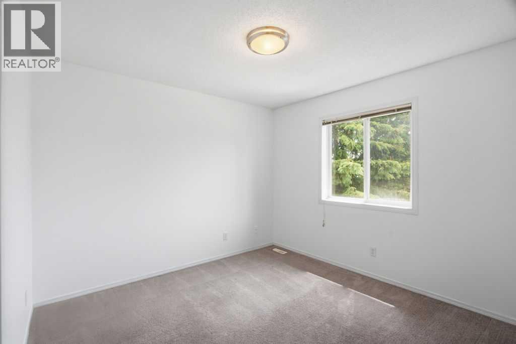 690 Coventry Drive NE — photo 22