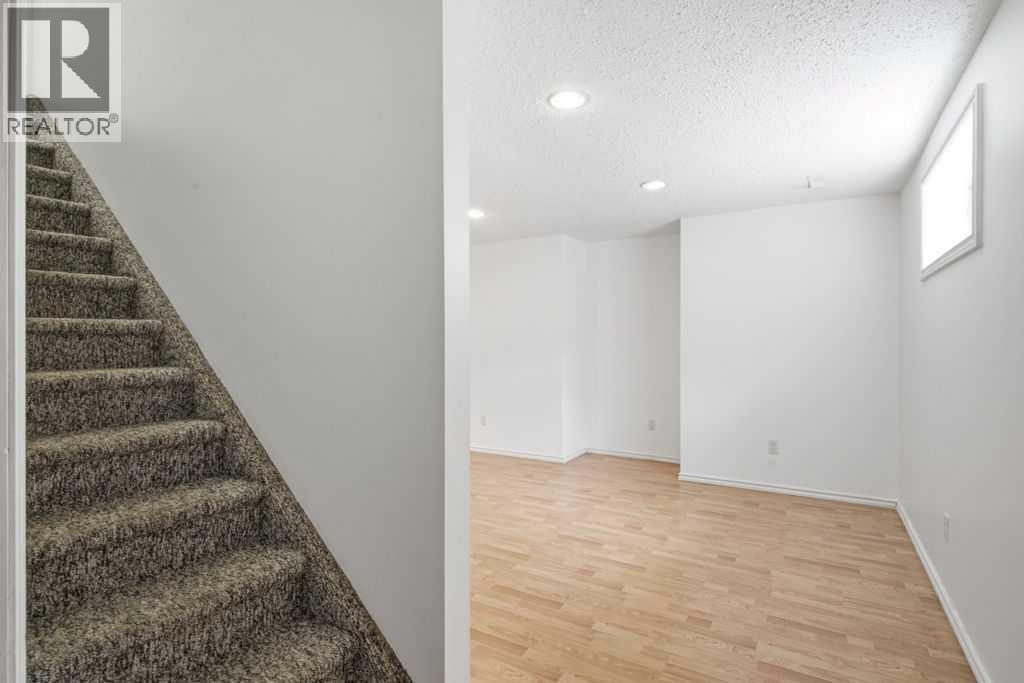 690 Coventry Drive NE — photo 36