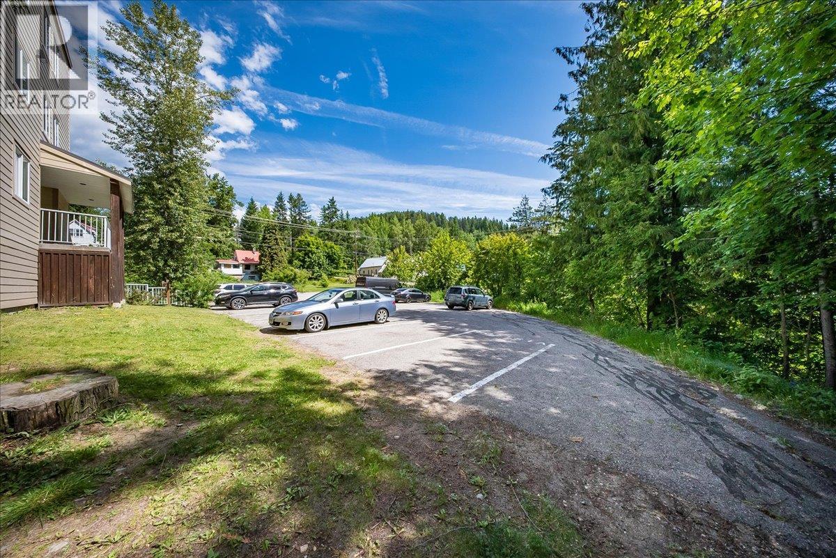#203 1800 Kirkup Avenue - 38