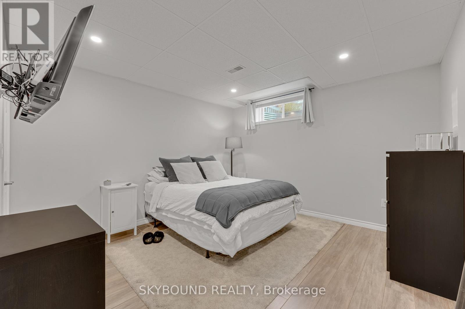 365 VALRIDGE DRIVE - 37