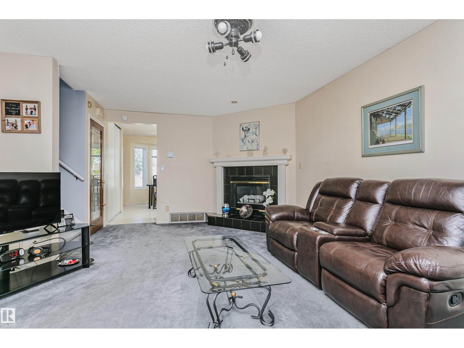 1612 80A ST NW - 10