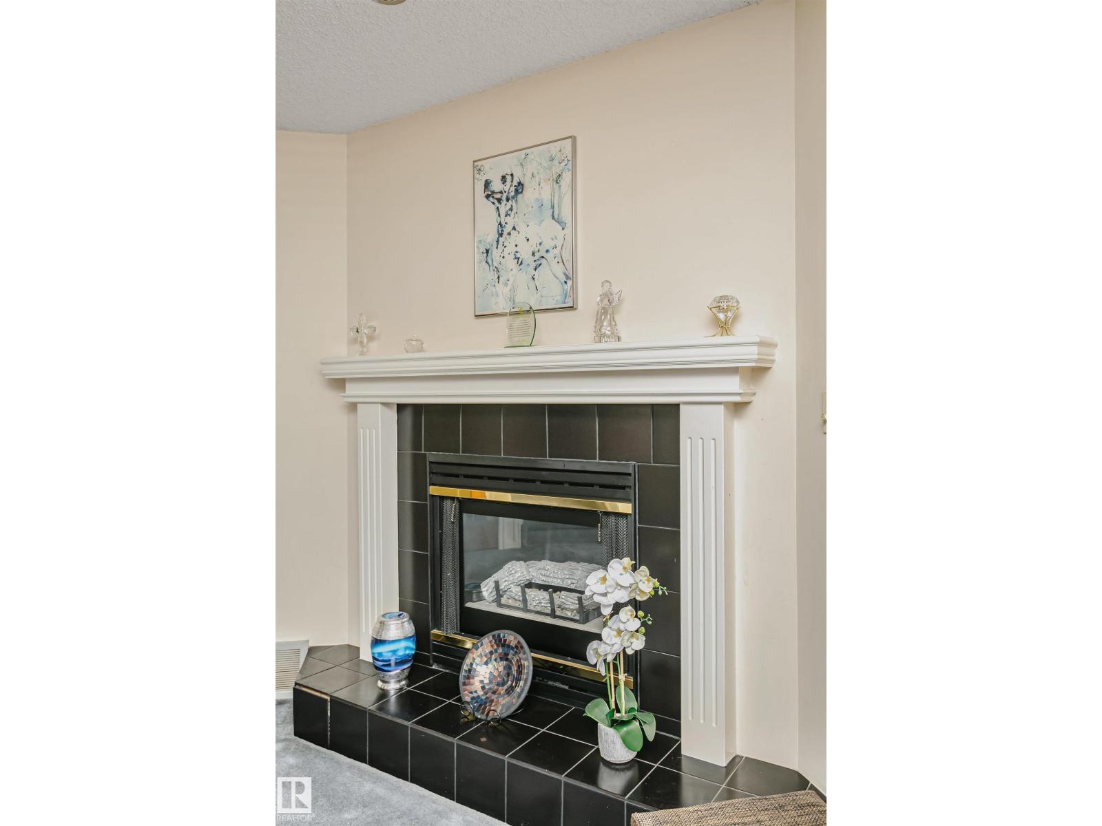 1612 80A ST NW - 11