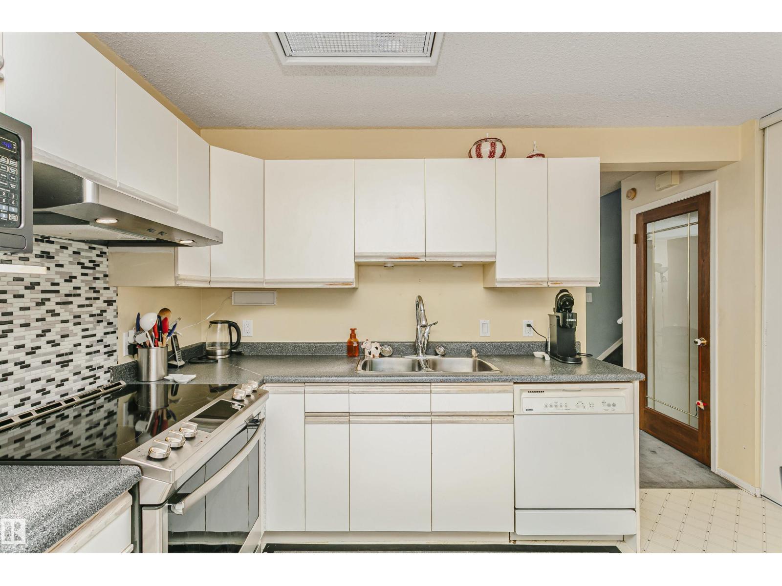 1612 80A ST NW - 15