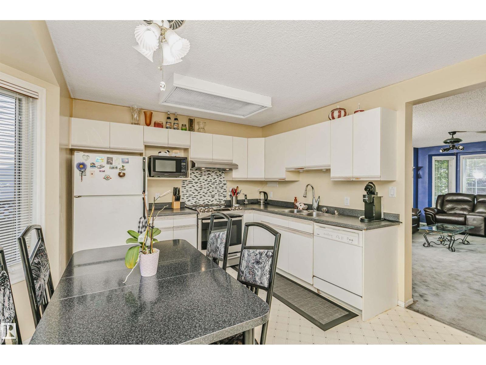 1612 80A ST NW - 18
