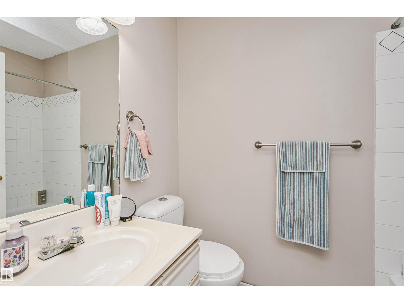 1612 80A ST NW - 32