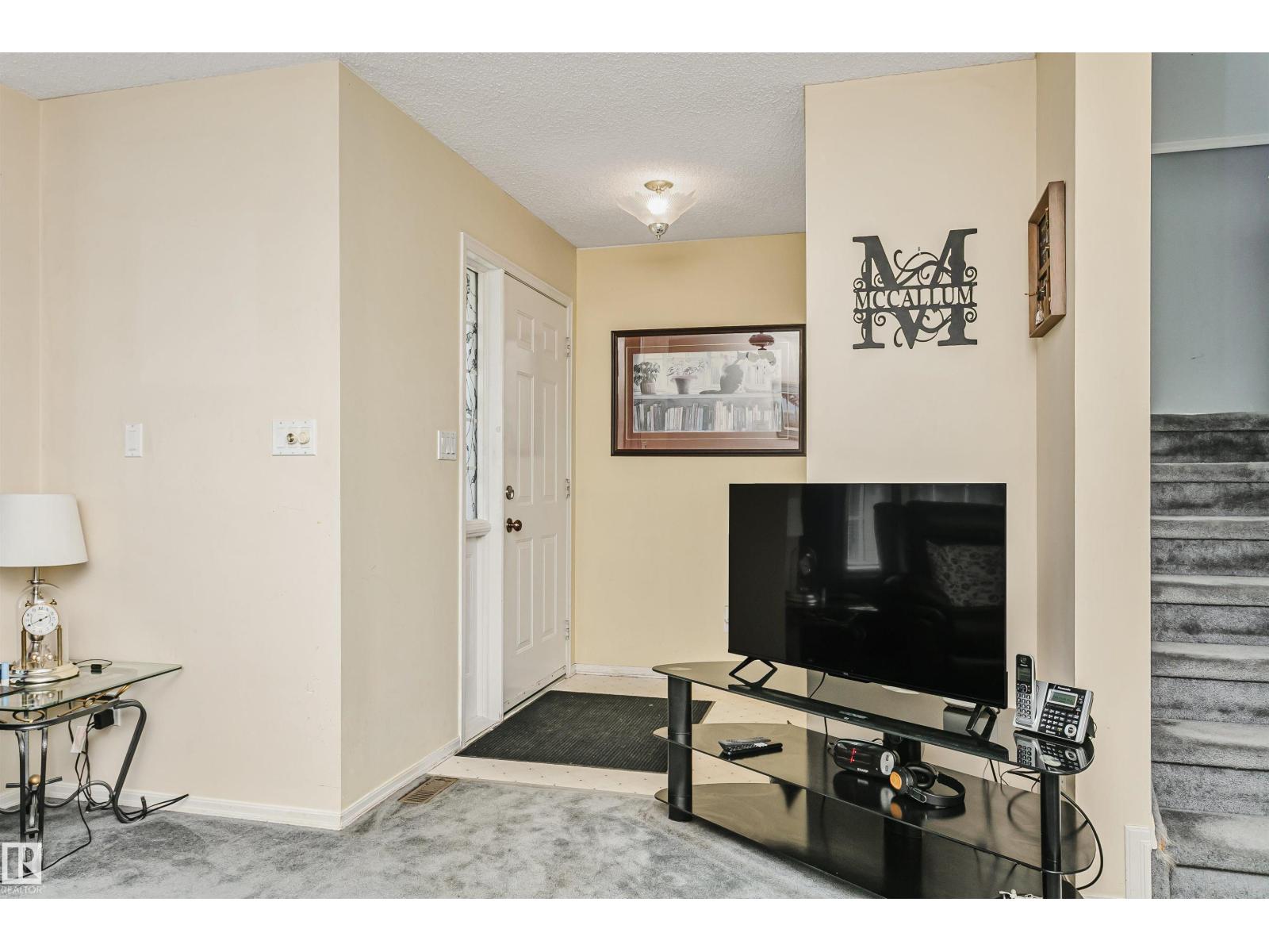 1612 80A ST NW - 4