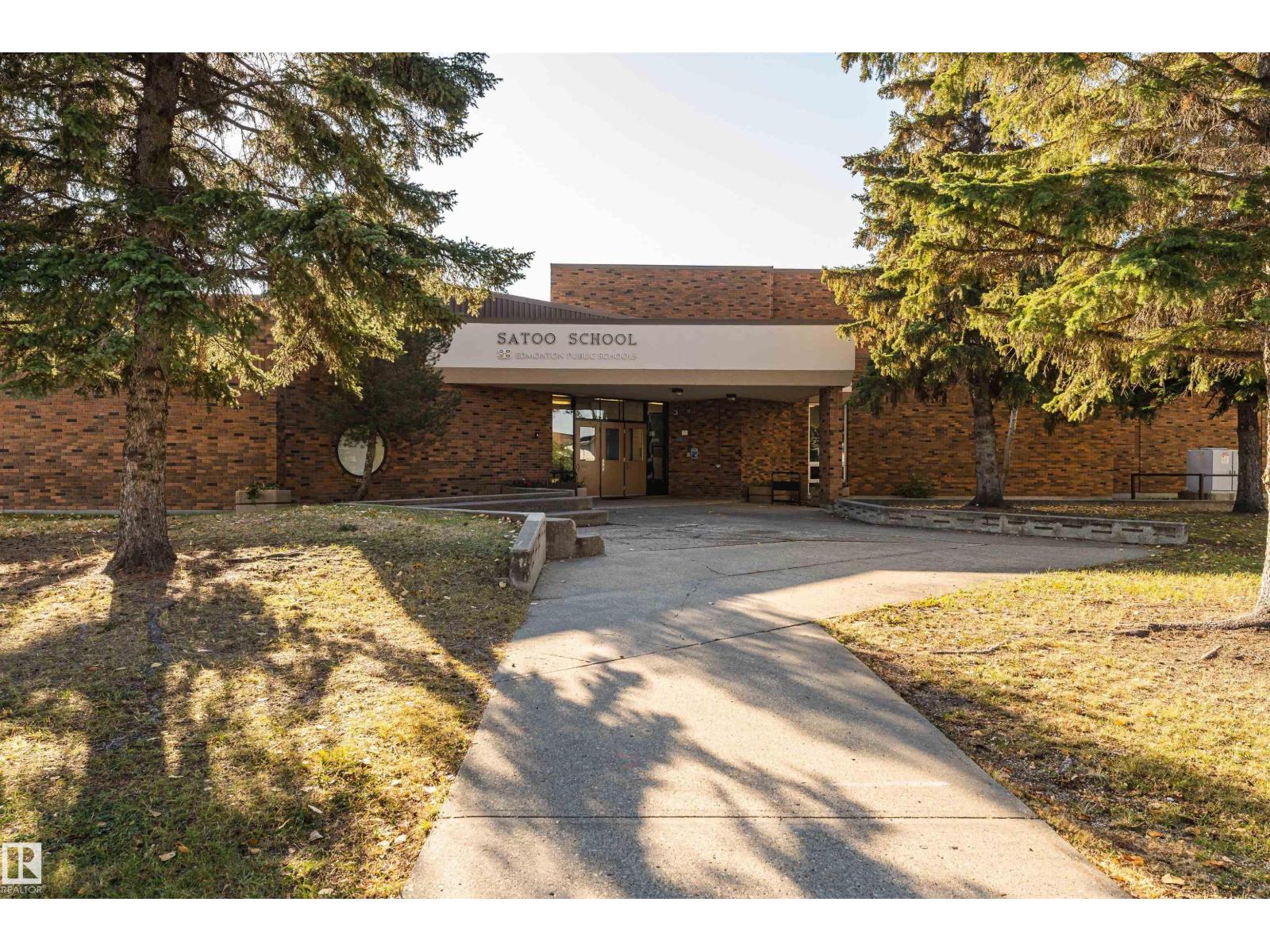 1612 80A ST NW - 50
