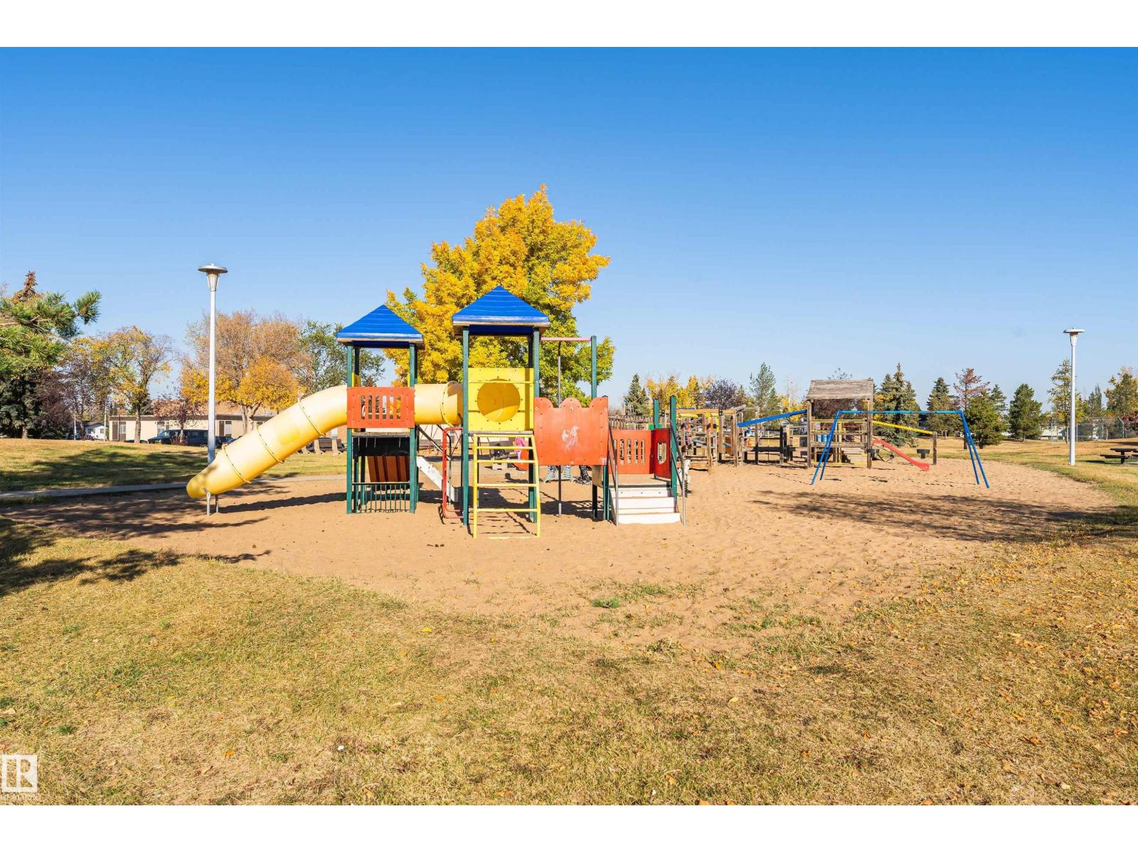 1612 80A ST NW - 53