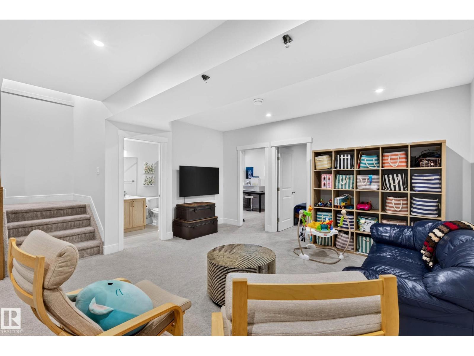 30 ROSEWOOD WY - 40