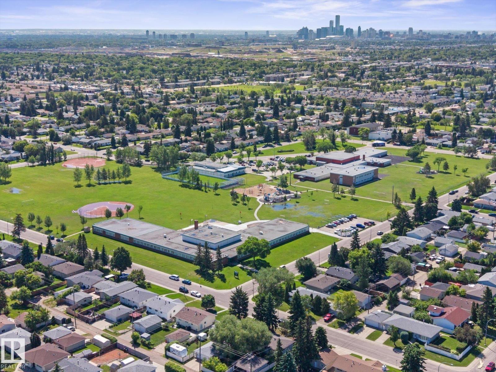 13623 136A AV NW - 38