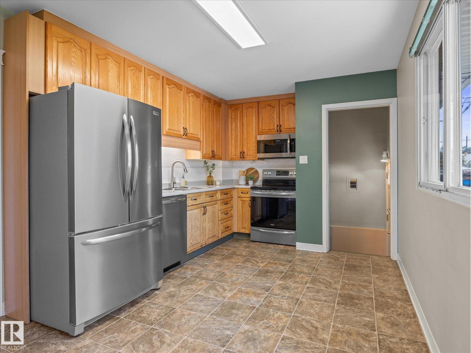 13623 136A AV NW - 9