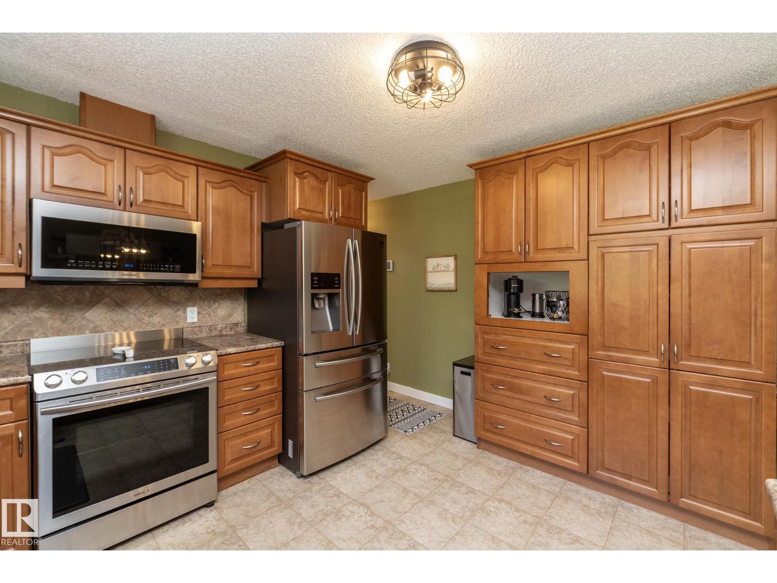 #40 2022 PARKLAND DR - 18