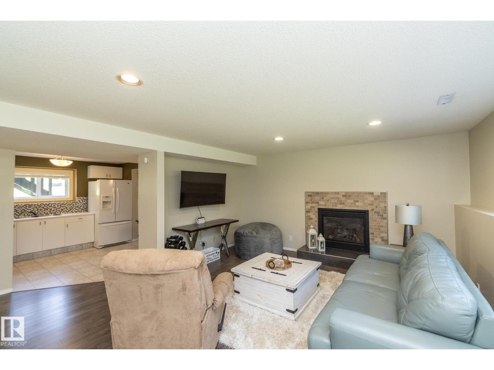 #40 2022 PARKLAND DR - 37