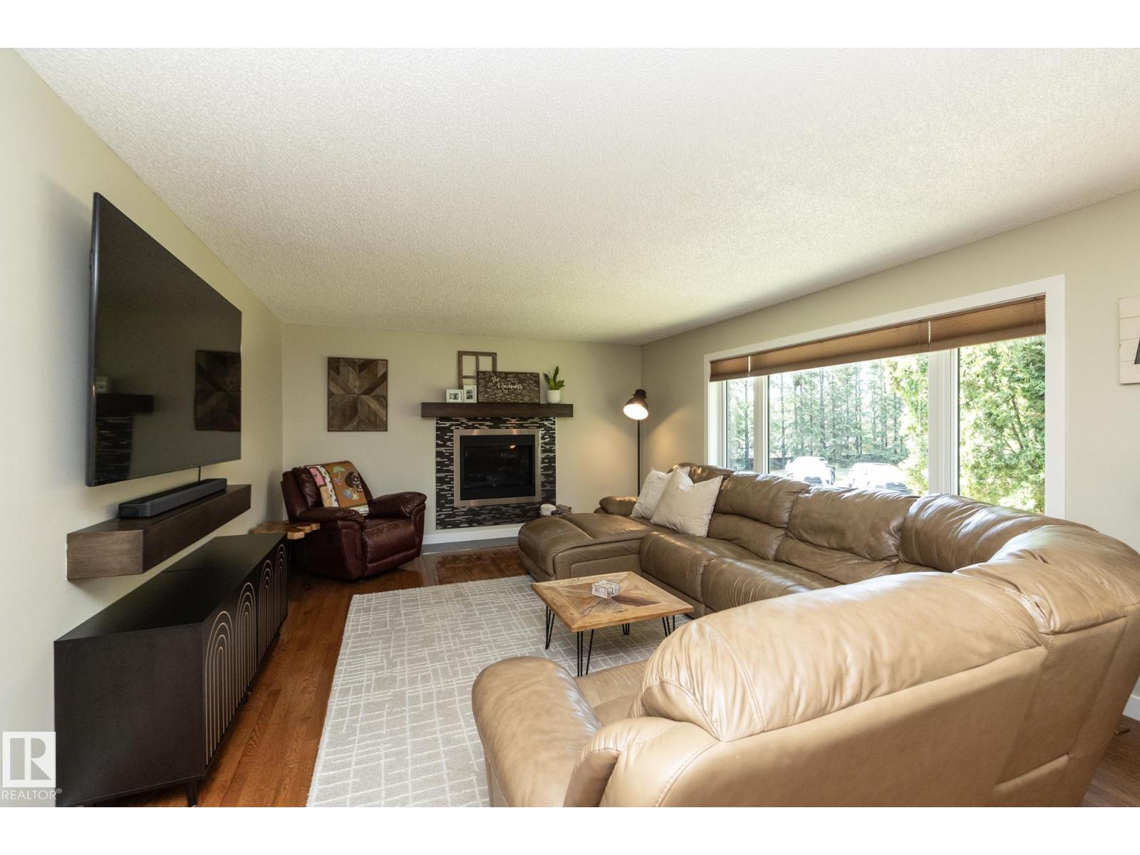 #40 2022 PARKLAND DR - 4