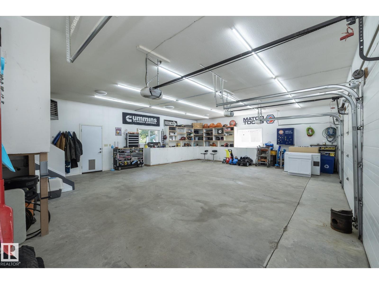 #40 2022 PARKLAND DR - 50
