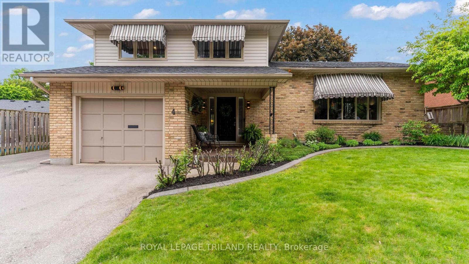 4 CONIFER CRESCENT - 1