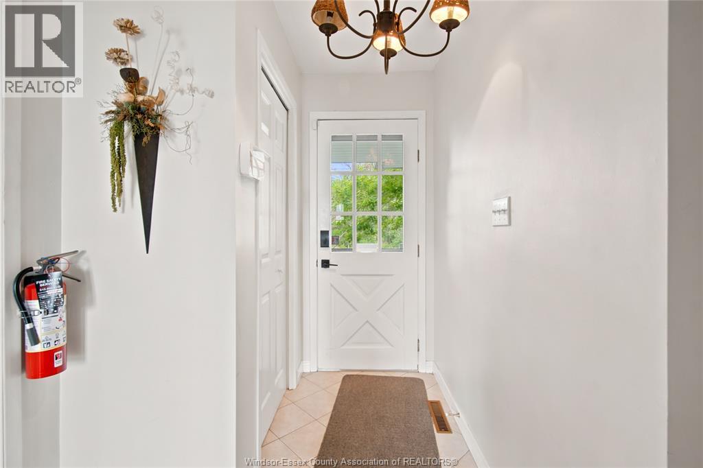 866 POINT PELEE DRIVE - 12