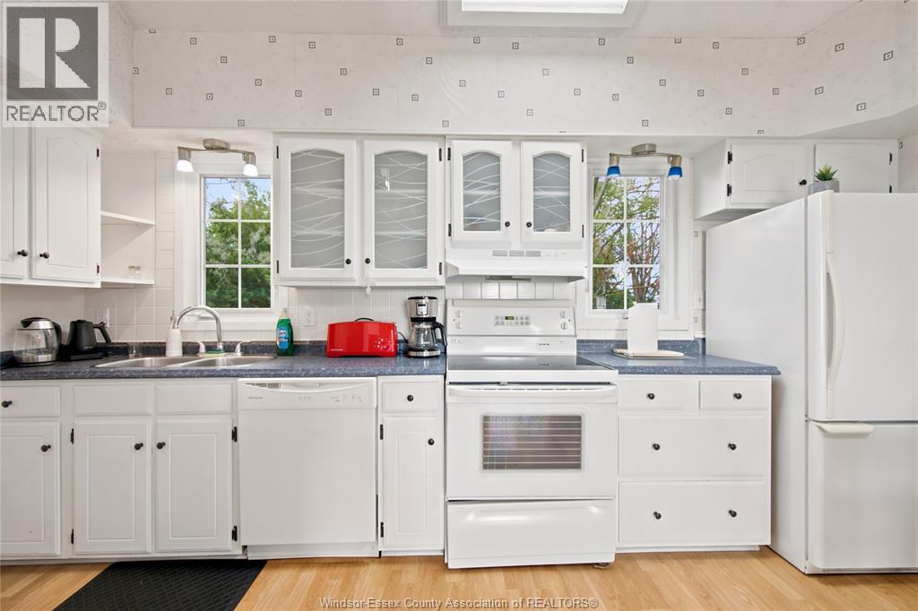 866 POINT PELEE DRIVE - 21