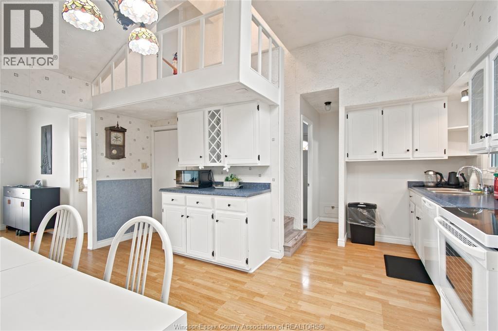 866 POINT PELEE DRIVE - 22