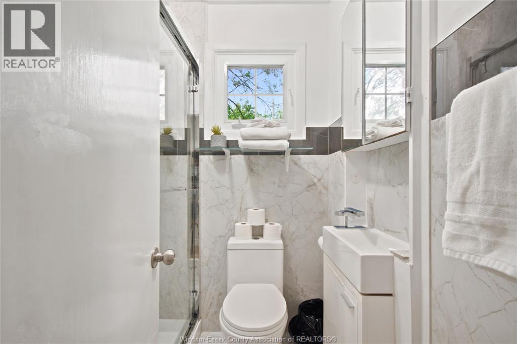 866 POINT PELEE DRIVE - 23